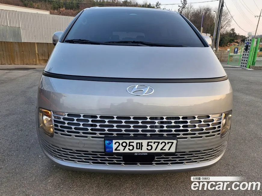 Hyundai Staria — фото 1