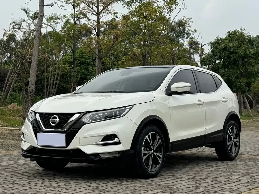 Nissan Qashqai — фото 1