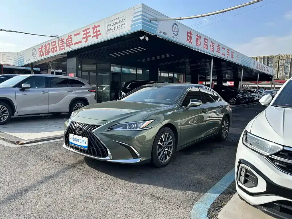 Lexus ES — фото 1