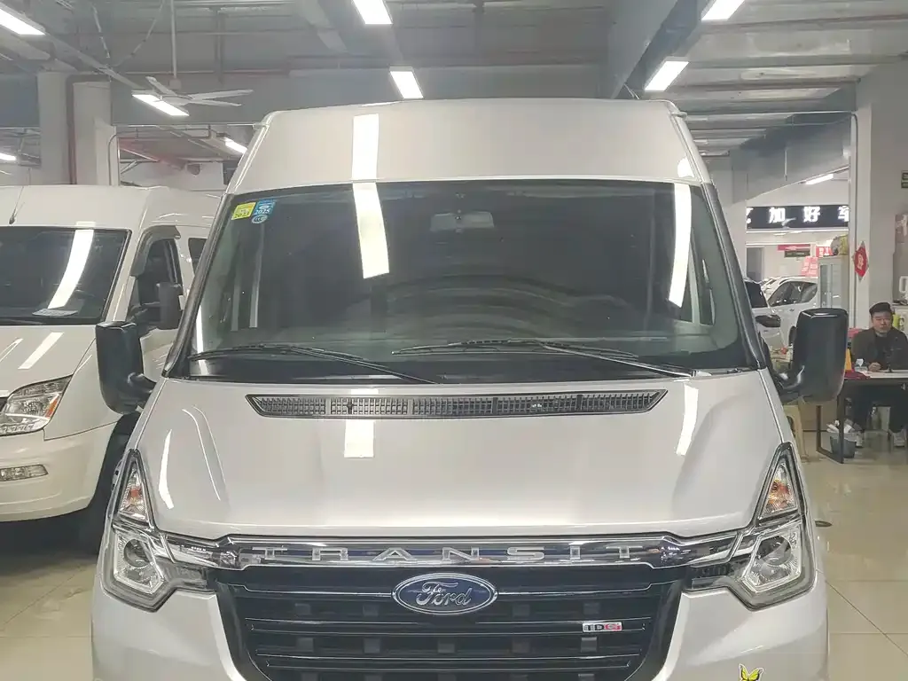 Ford Transit Custom — фото 1
