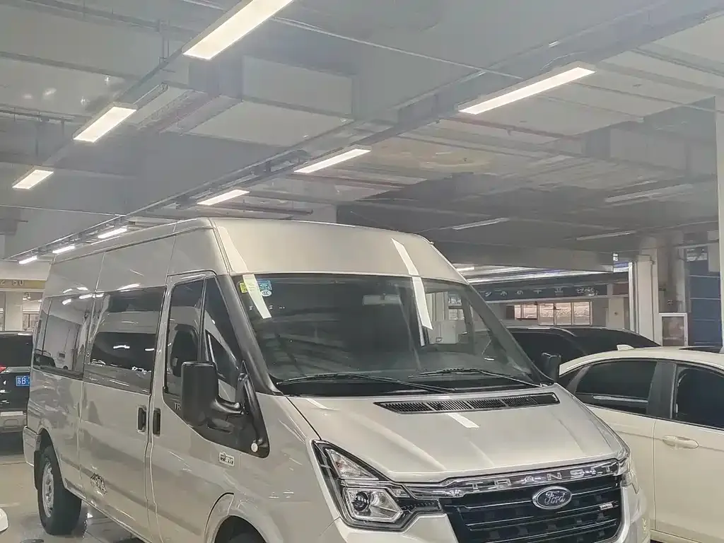 Ford Transit Custom — фото 9
