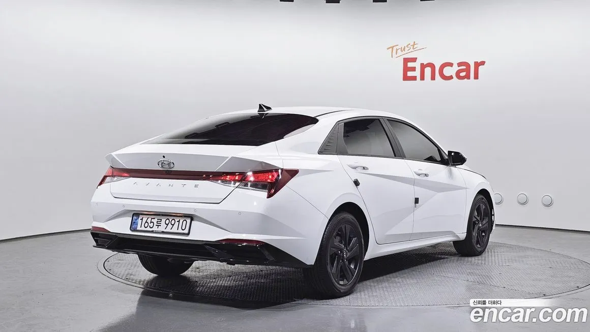 Hyundai AVANTE — фото 2
