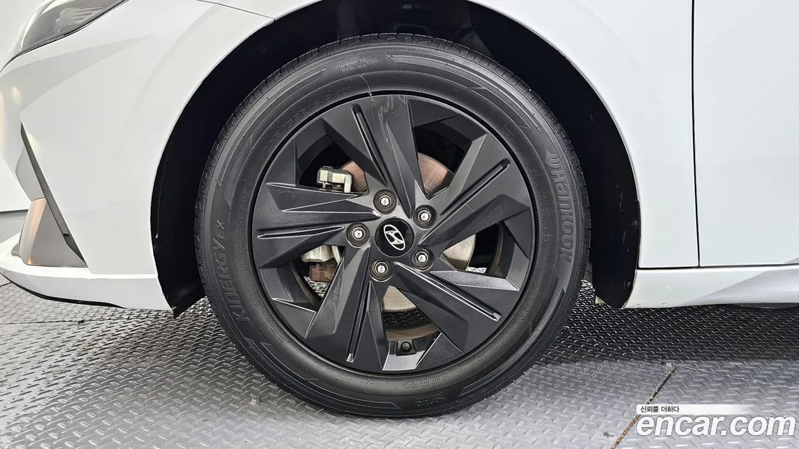 Hyundai AVANTE — фото 4