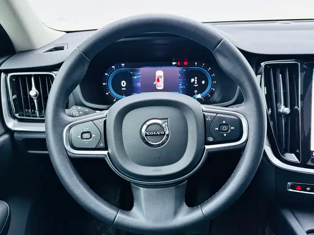 Volvo S60 — фото 10
