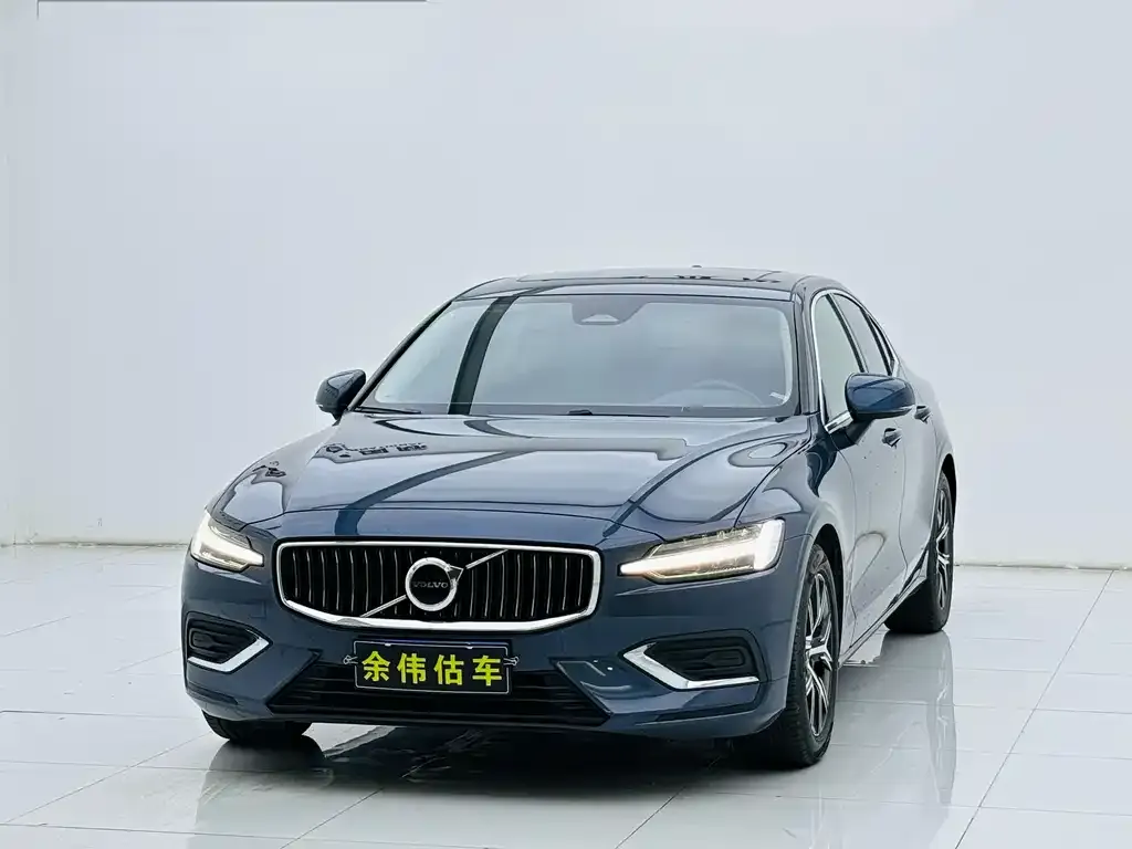 Volvo S60 — фото 9