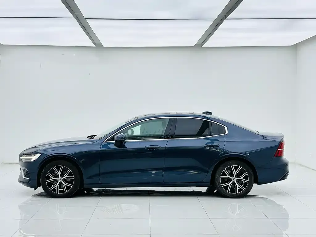 Volvo S60 — фото 2