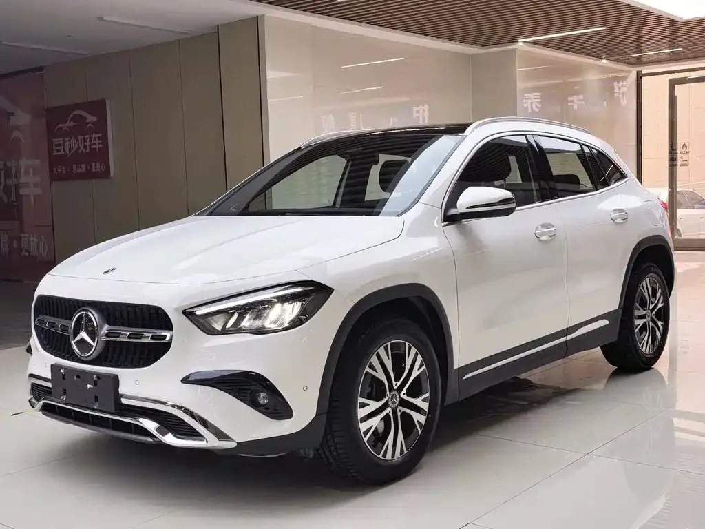 Mercedes-Benz GLA — фото 1