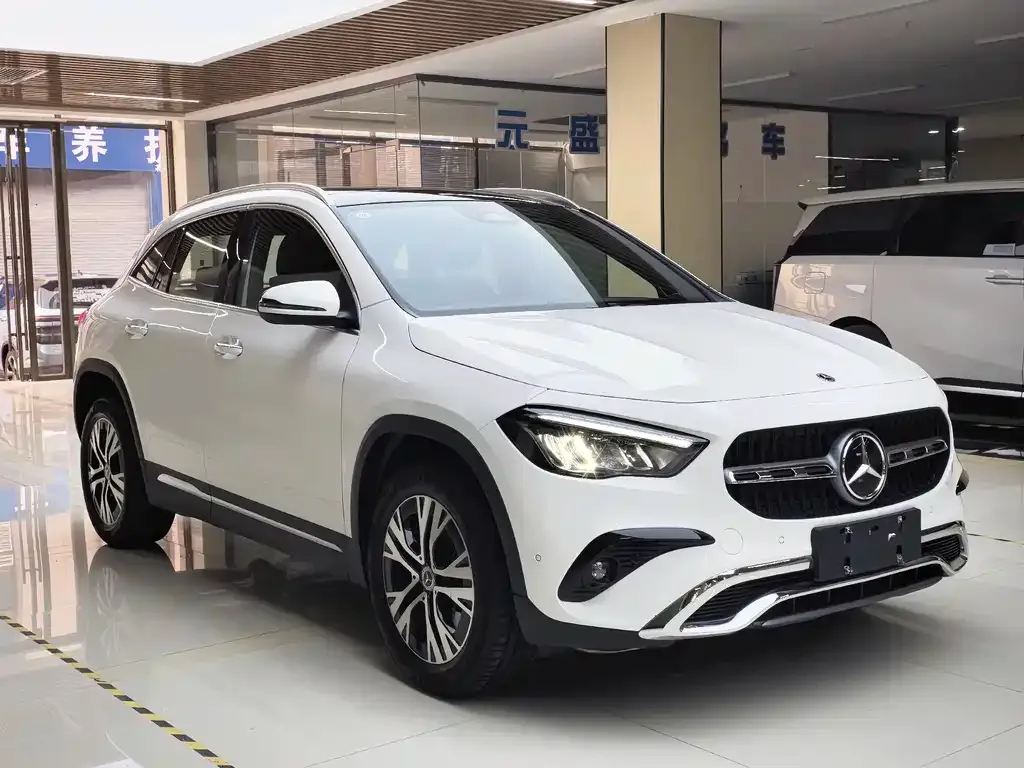Mercedes-Benz GLA — фото 7