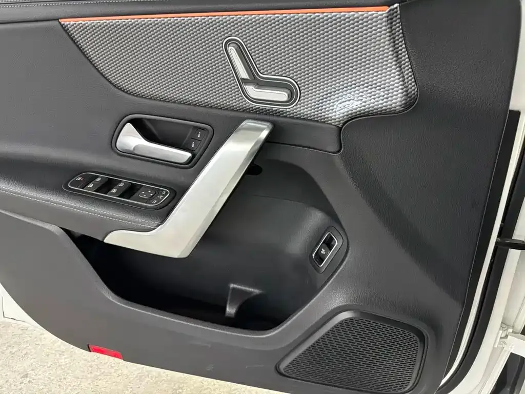Mercedes-Benz A-Class — фото 10