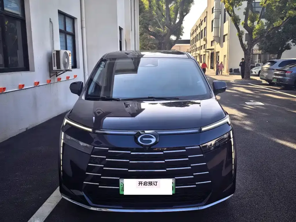GAC Motor E8 Hybrid — фото 1