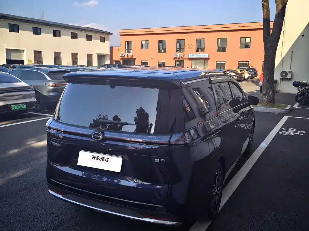 GAC Motor E8 Hybrid — фото 10
