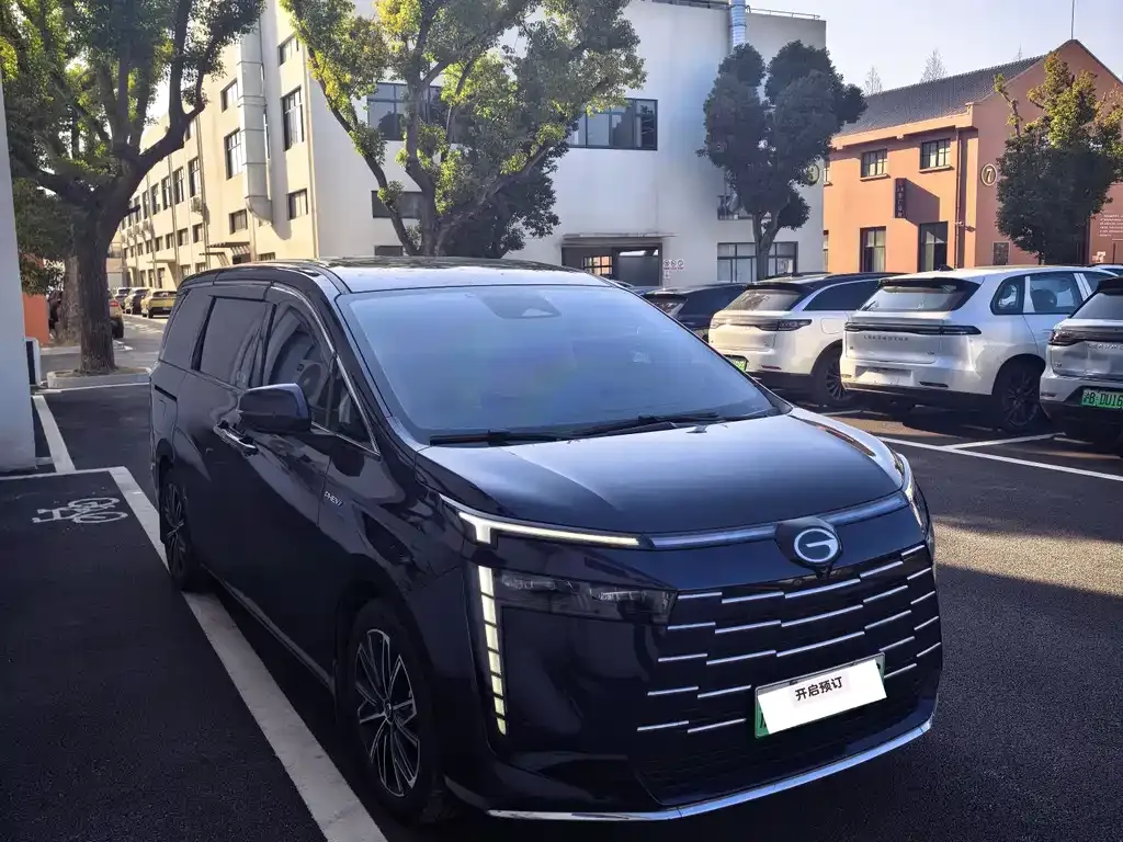 GAC Motor E8 Hybrid — фото 3