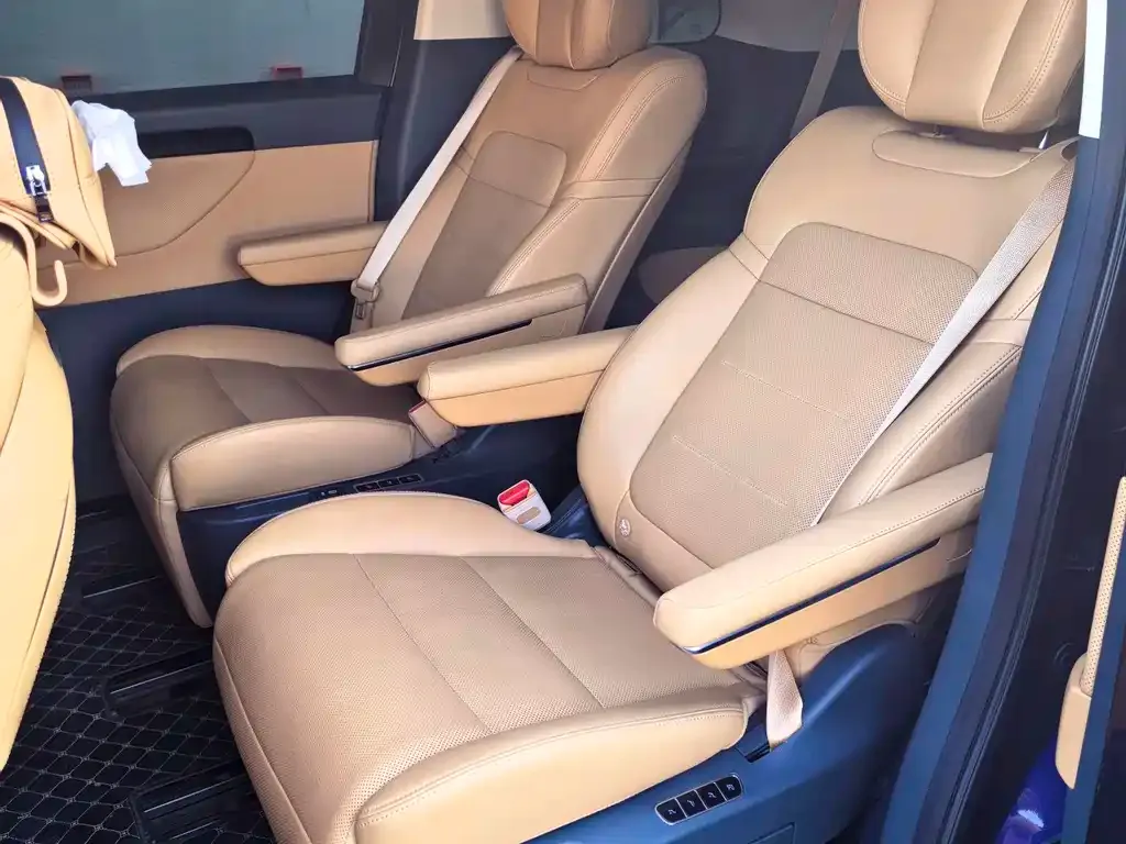 GAC Motor E8 Hybrid — фото 7