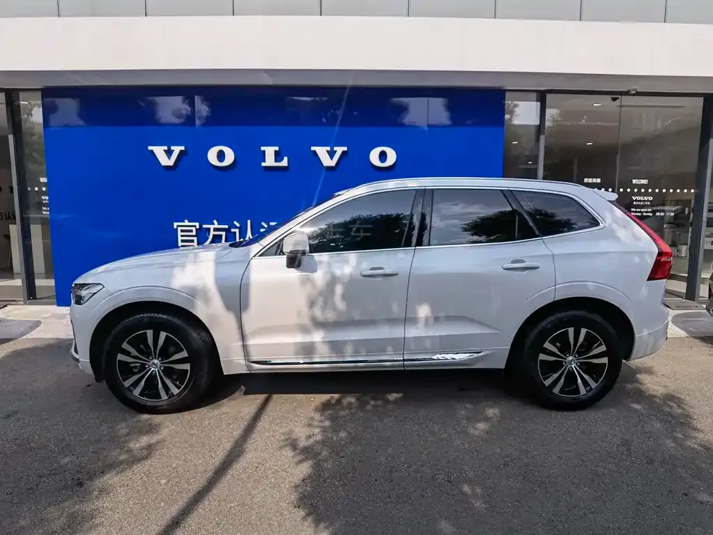 Volvo XC60 — фото 9