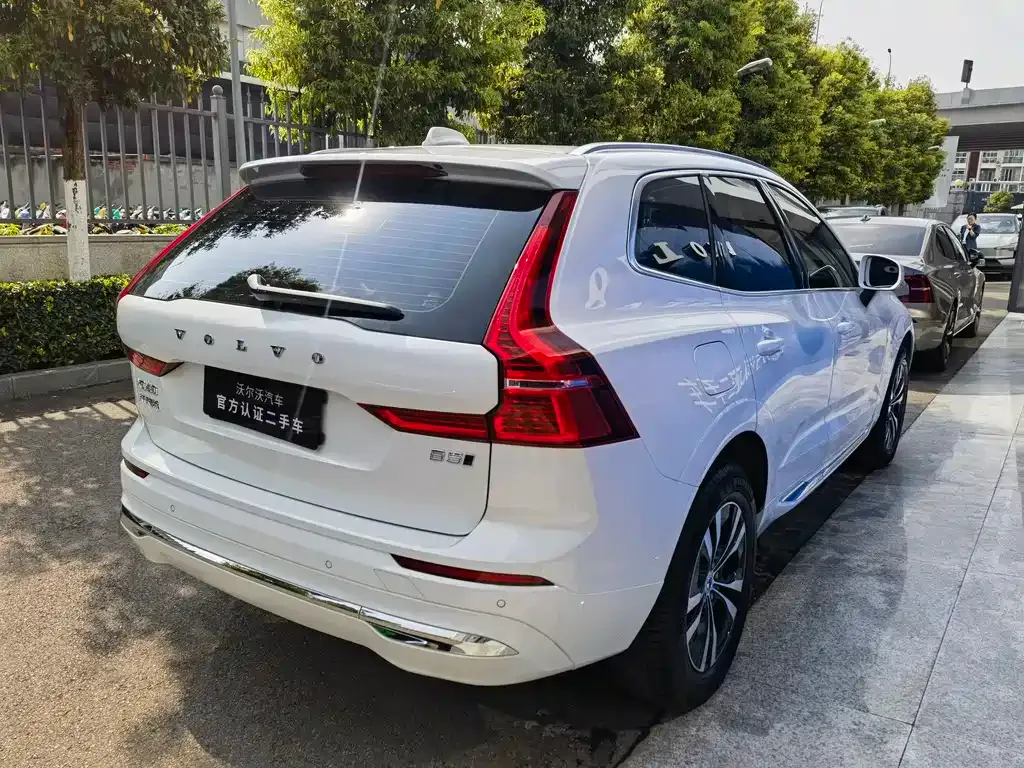 Volvo XC60 — фото 4