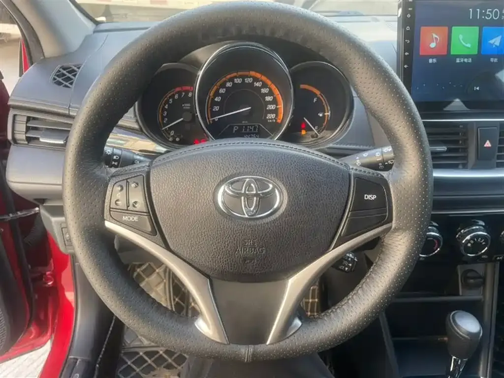 Toyota Yaris L — фото 8