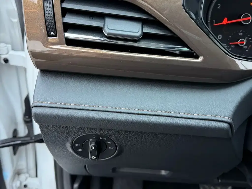 Volkswagen Tharu — фото 4