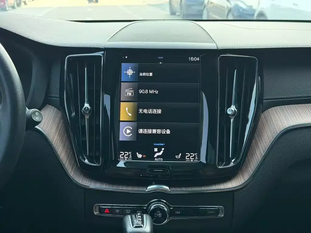 Volvo XC60 — фото 2