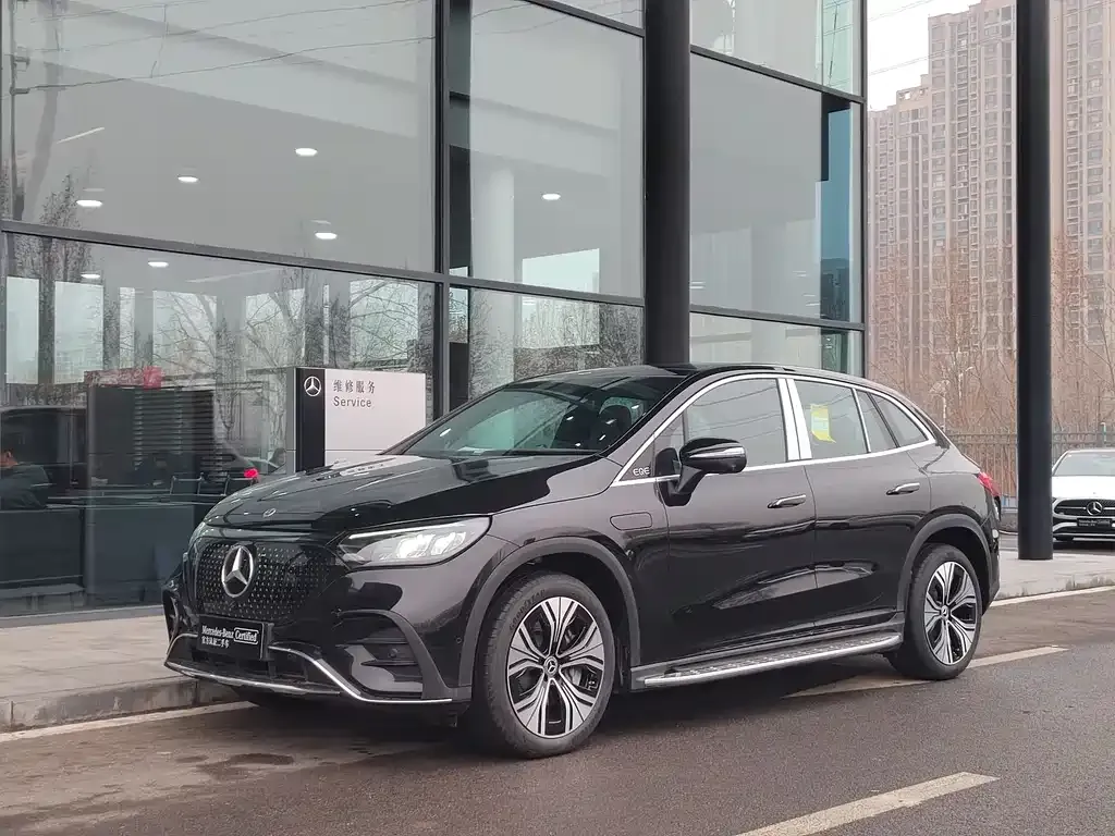 Mercedes-Benz EQE SUV — фото 1