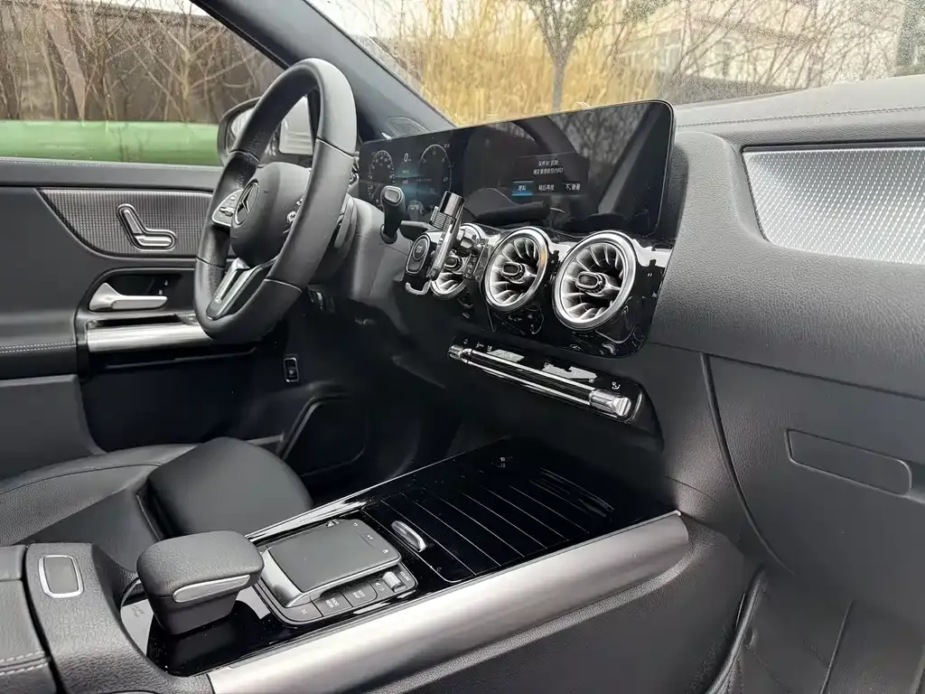 Mercedes-Benz EQA — фото 3