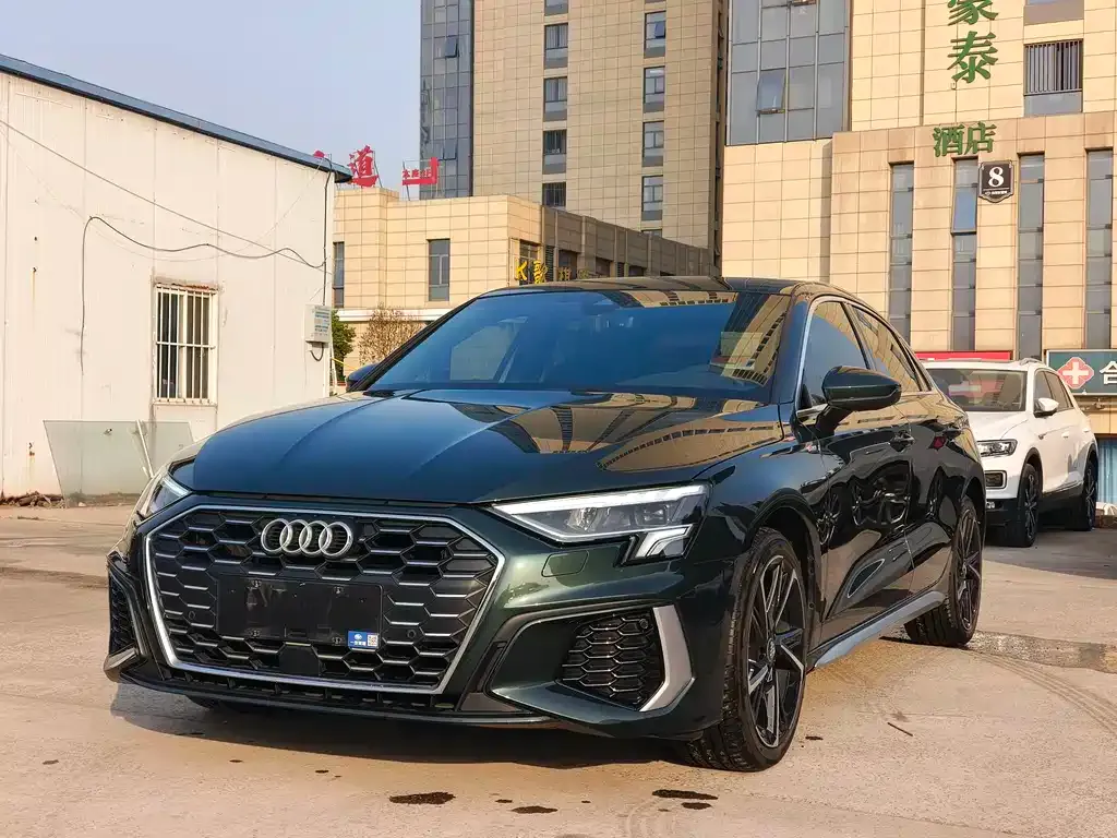 Audi A3 — фото 1