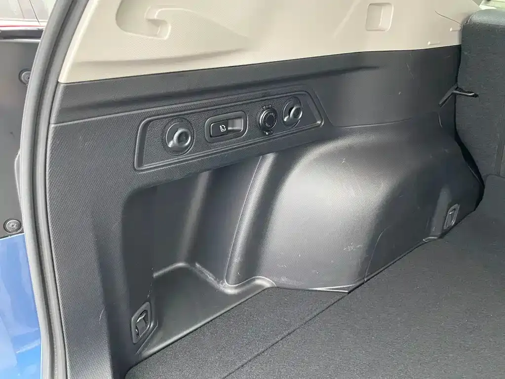 Subaru Forester — фото 8