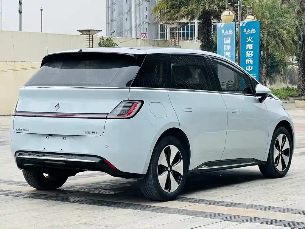 Baojun Yunduo — фото 6
