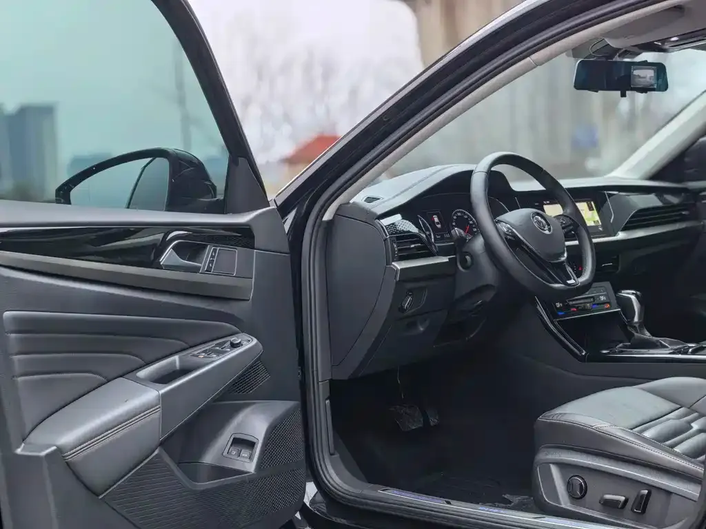 Volkswagen Passat New Energy — фото 4
