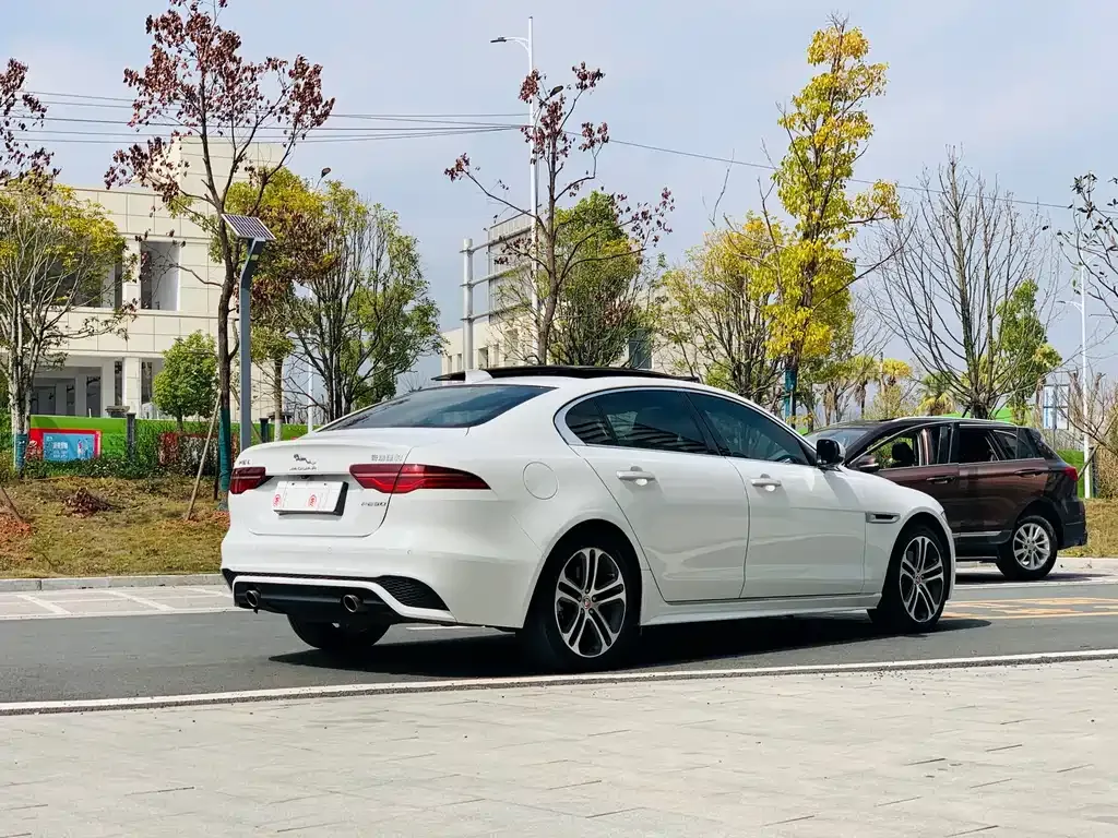 Jaguar XEL — фото 10