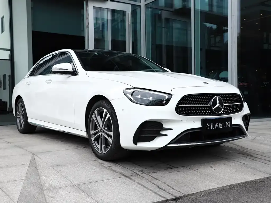 Mercedes-Benz E-Class — фото 6
