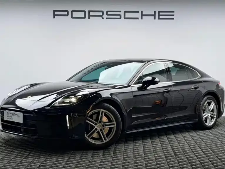 Porsche Panamera — фото 1
