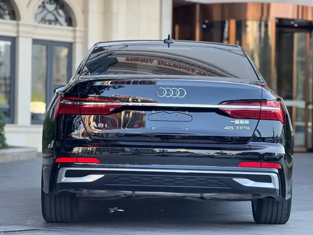 Audi A6L — фото 9