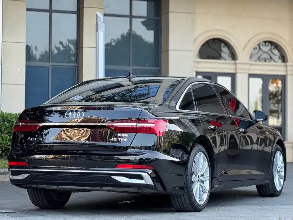 Audi A6L — фото 10