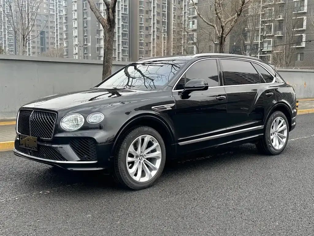 Bentley Bentayga — фото 1