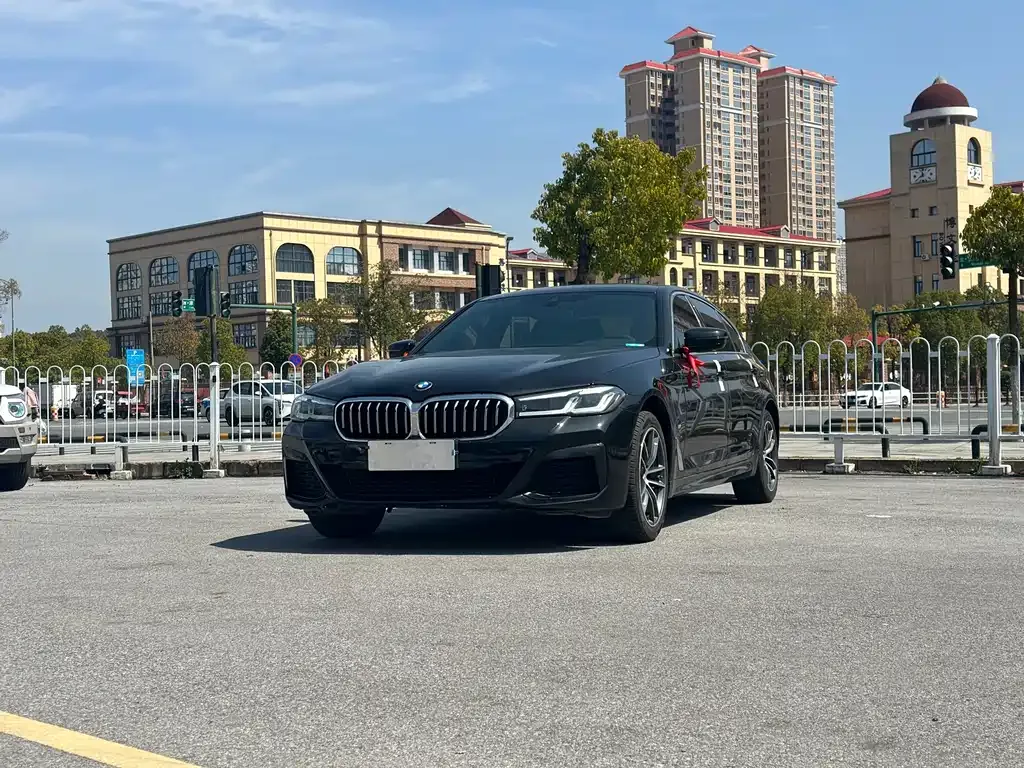 BMW 5 Series — фото 10