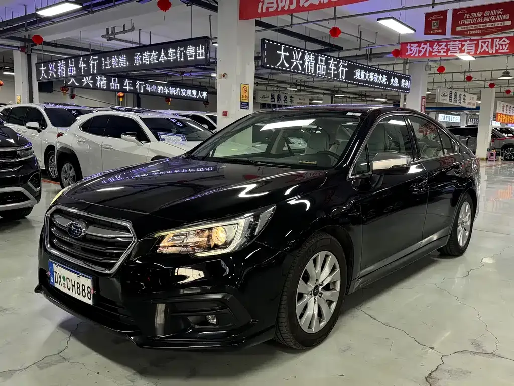 Subaru Legacy — фото 1