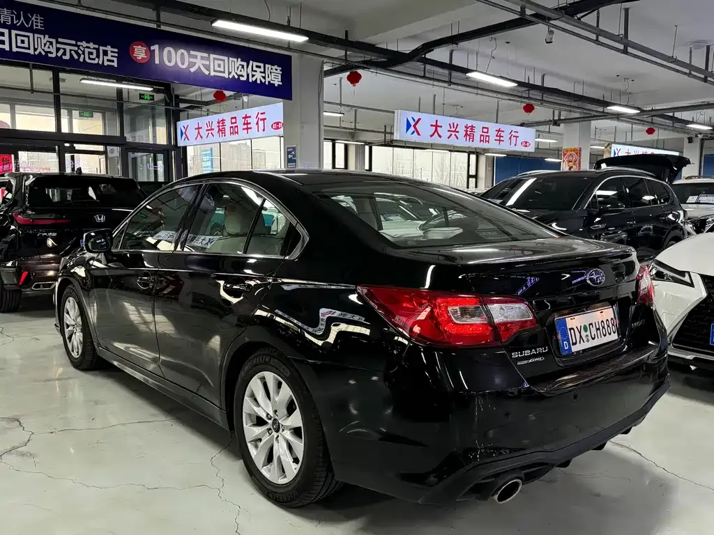 Subaru Legacy — фото 4