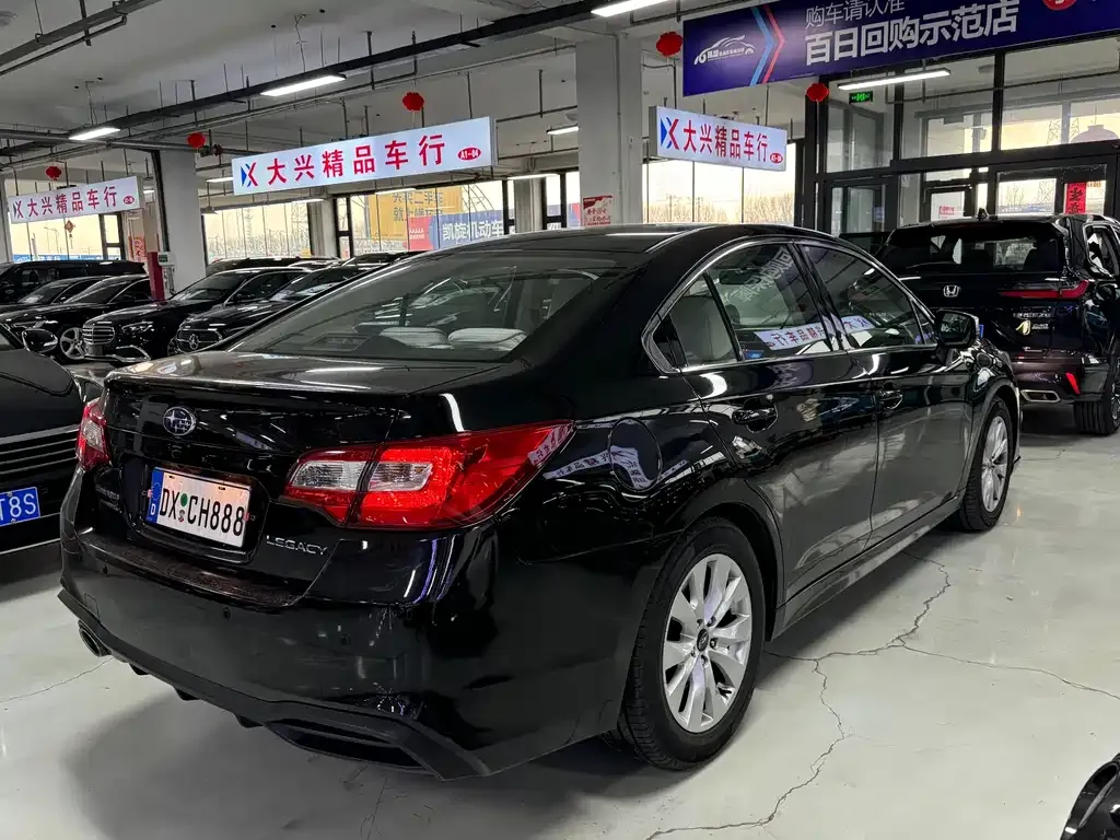 Subaru Legacy — фото 9