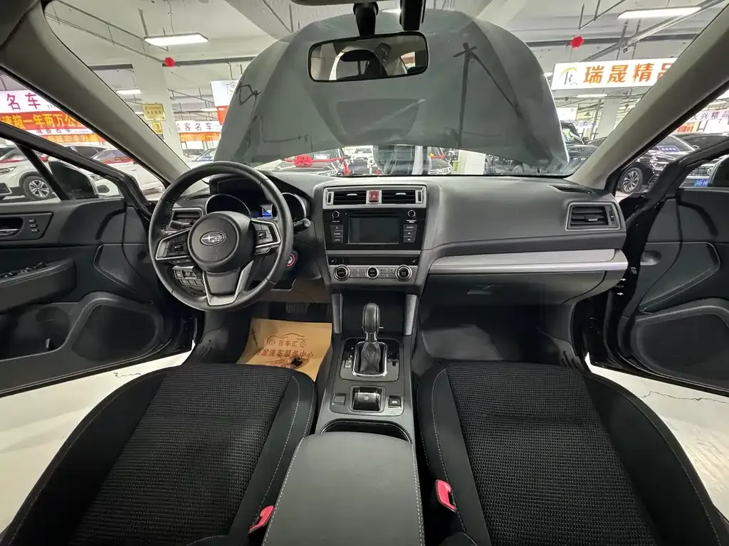 Subaru Legacy — фото 2