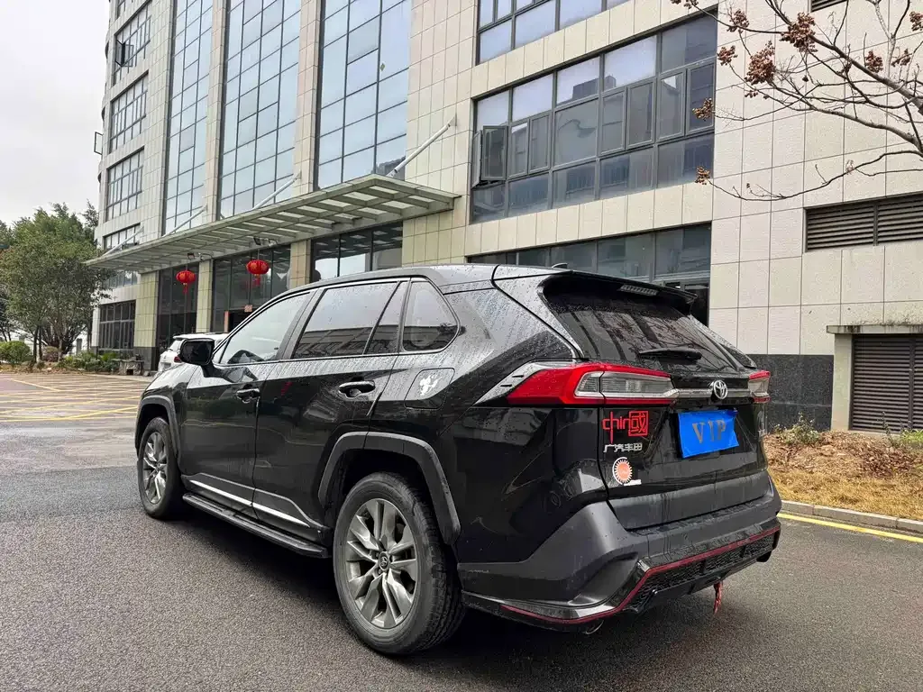 Toyota Wildlander — фото 7