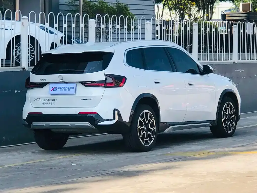 BMW X1 — фото 2