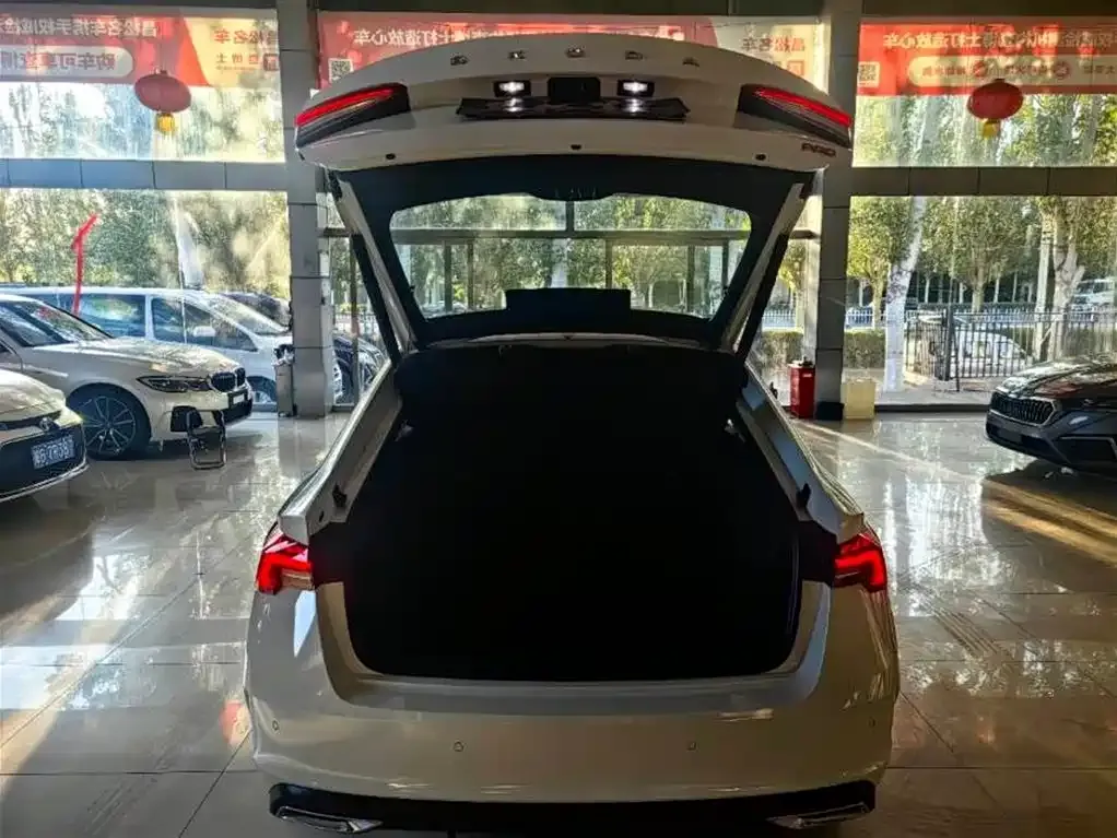 Skoda Octavia — фото 10