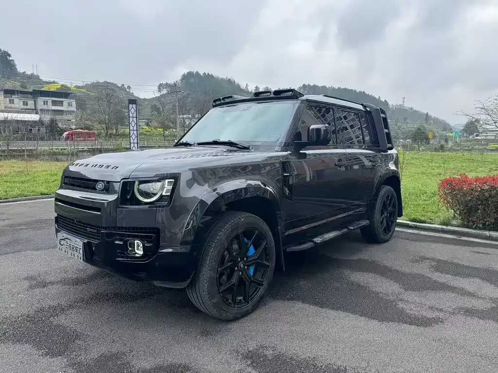Land Rover Defender — фото 1