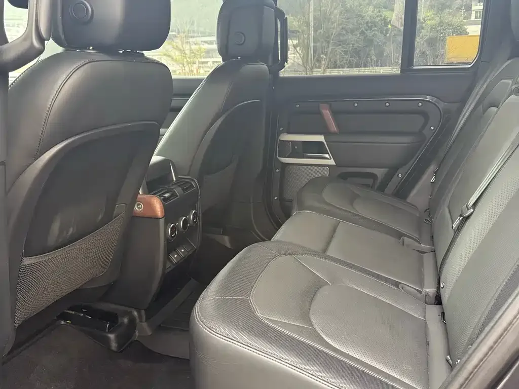 Land Rover Defender — фото 2