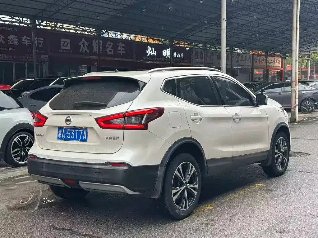 Nissan Qashqai — фото 8