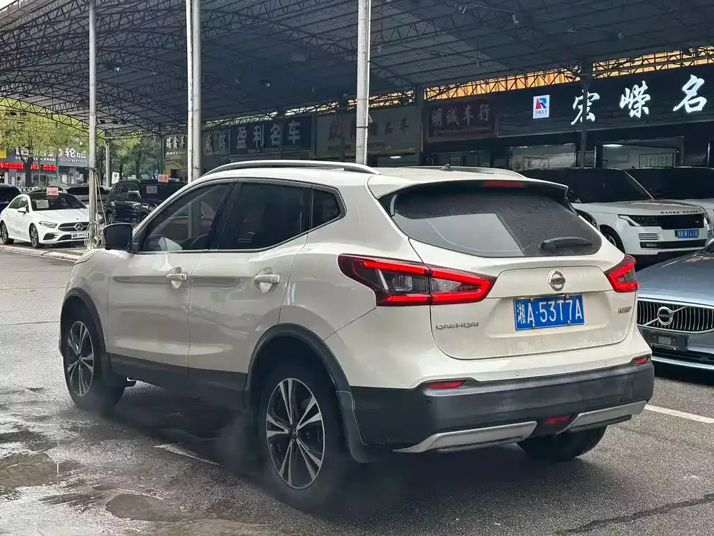 Nissan Qashqai — фото 4