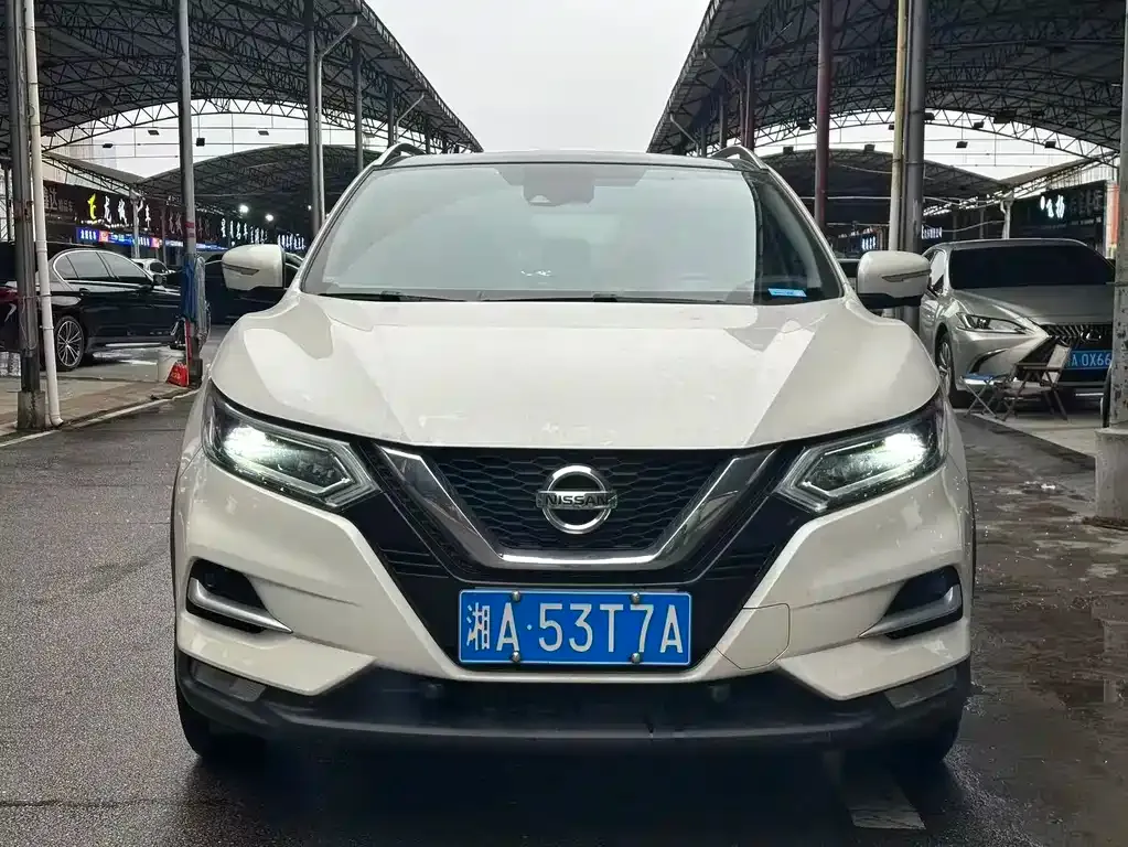 Nissan Qashqai — фото 7