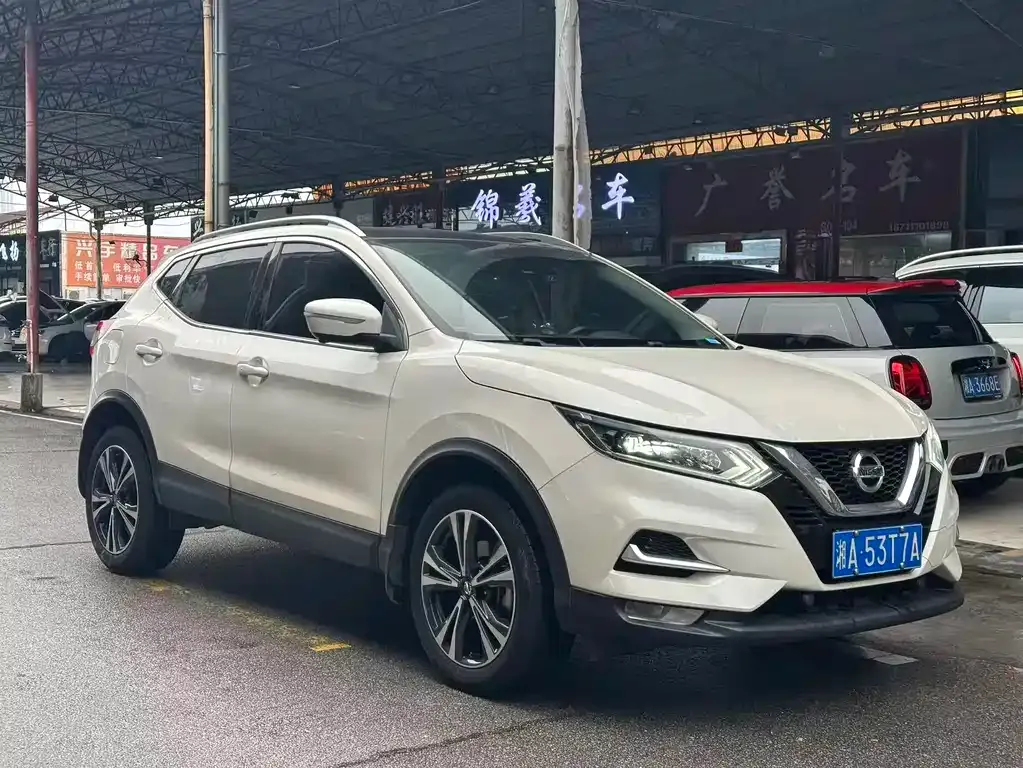 Nissan Qashqai — фото 5