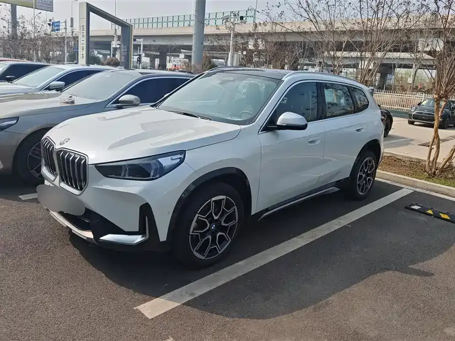 BMW X1 — фото 1