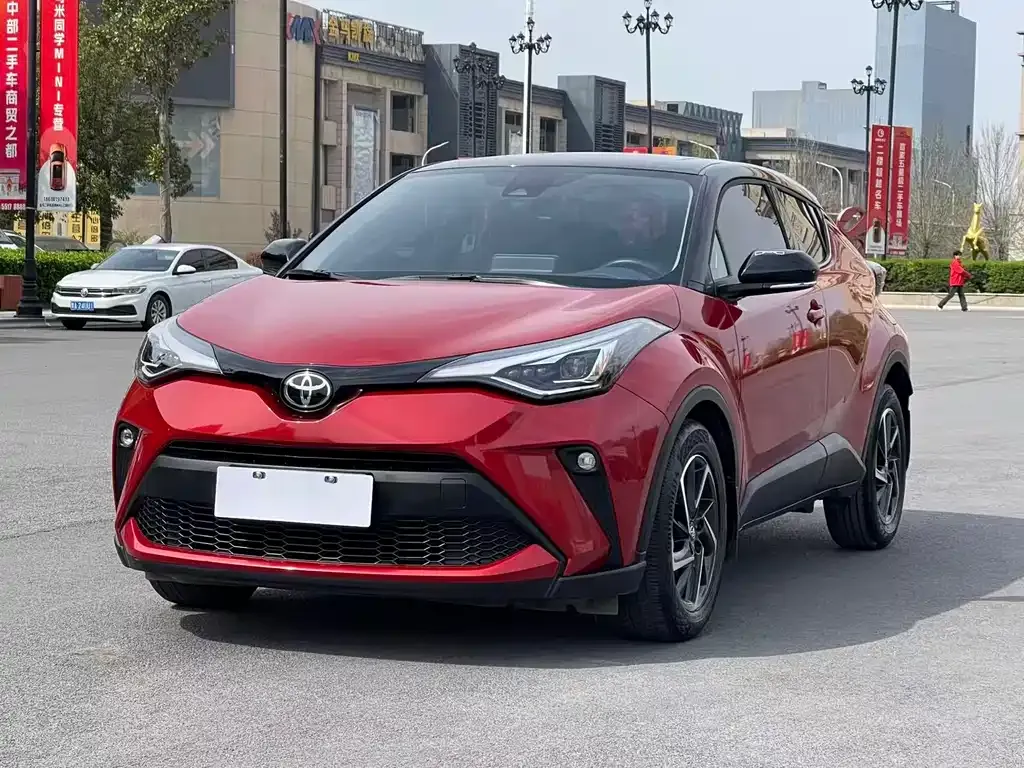 Toyota C-HR — фото 1